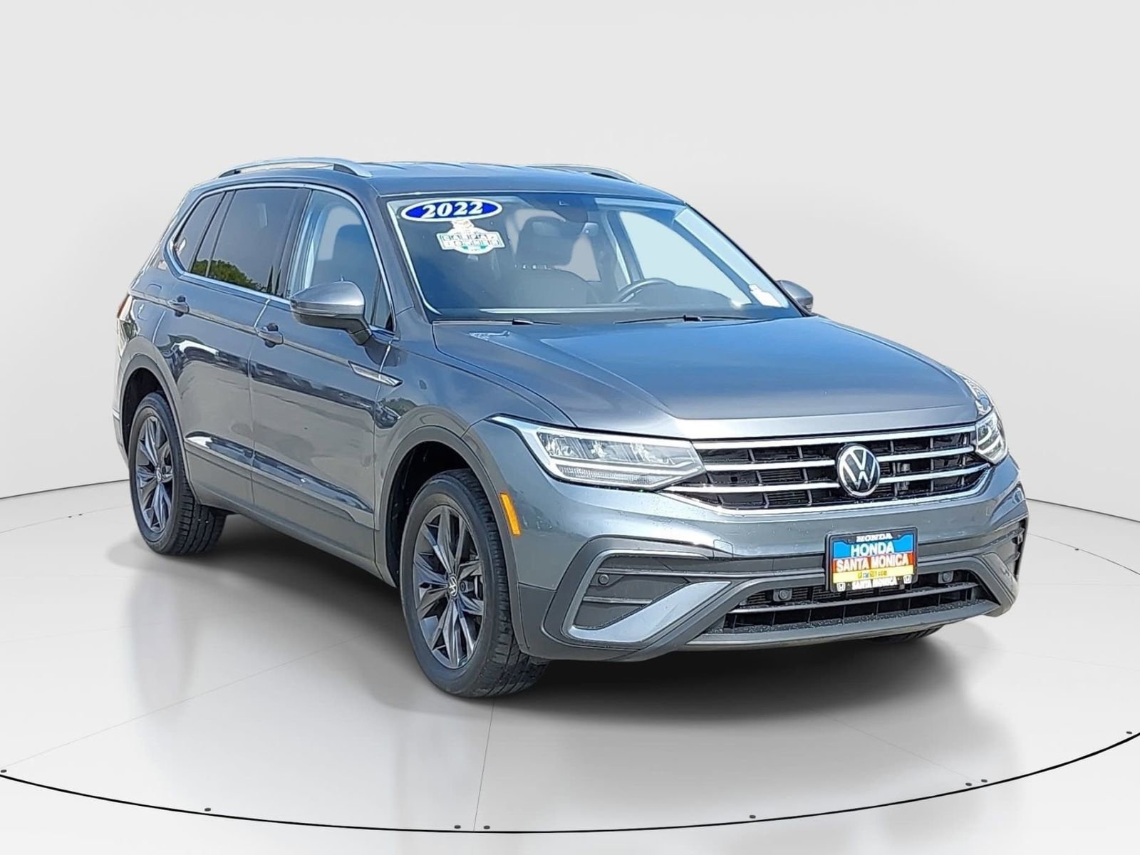 Used 2022 Volkswagen Tiguan SE image 3