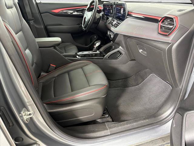 Used 2024 Chevrolet TrailBlazer RS w/ Convenience Package FWD image 14