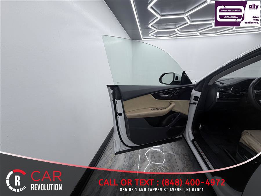 Used 2020 Audi Q8 Prestige w/ Prestige Package AWD/4WD image 13