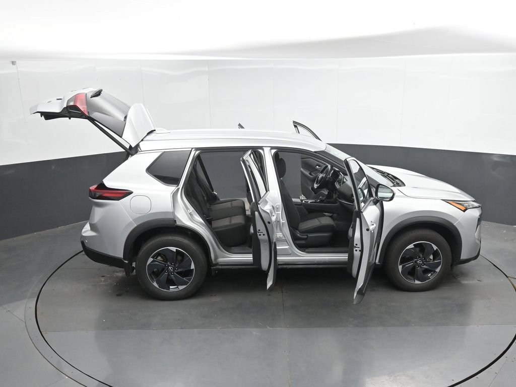 Used 2025 Nissan Rogue SV AWD/4WD image 48