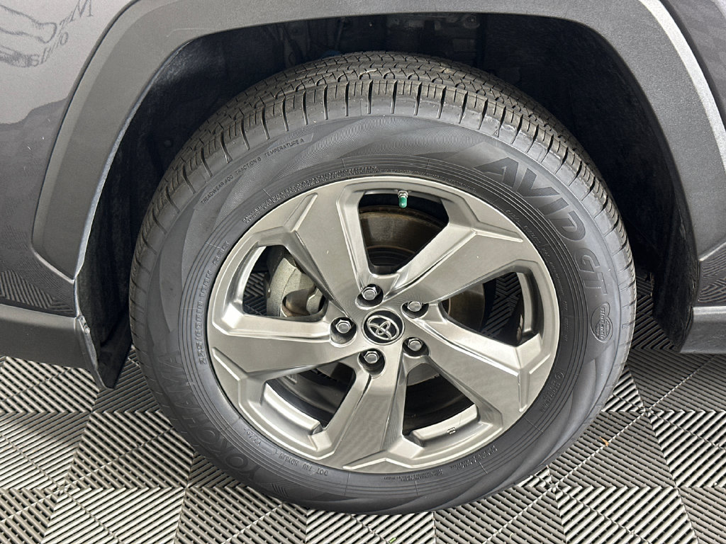 Used 2019 Toyota RAV4 Limited AWD/4WD image 11