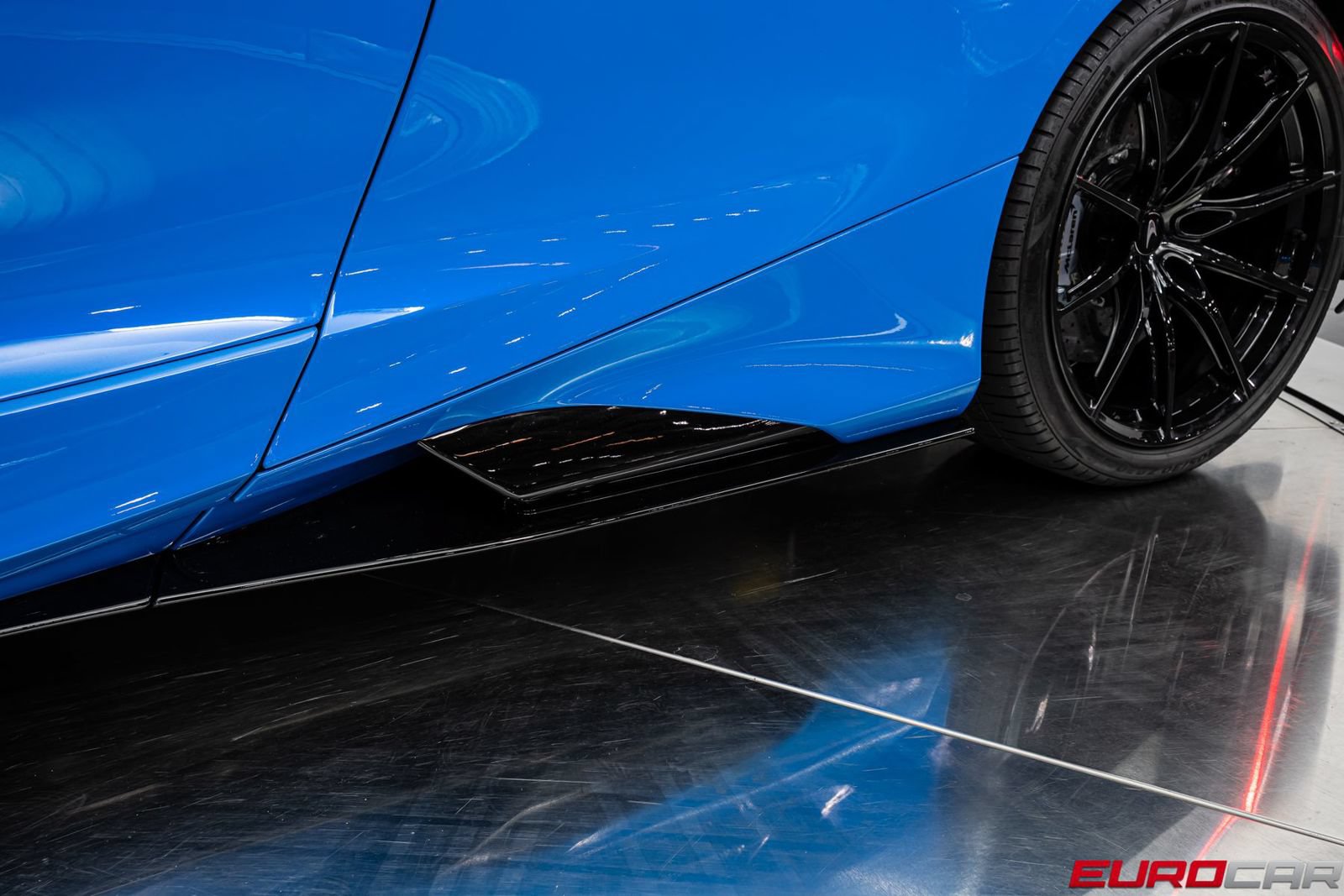 Used 2022 McLaren 765LT RWD image 21