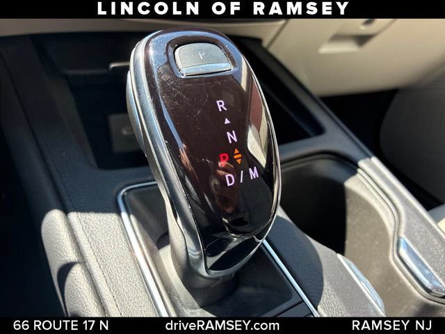Used 2022 Cadillac XT4 Luxury w/ Cold Weather Package AWD/4WD image 19