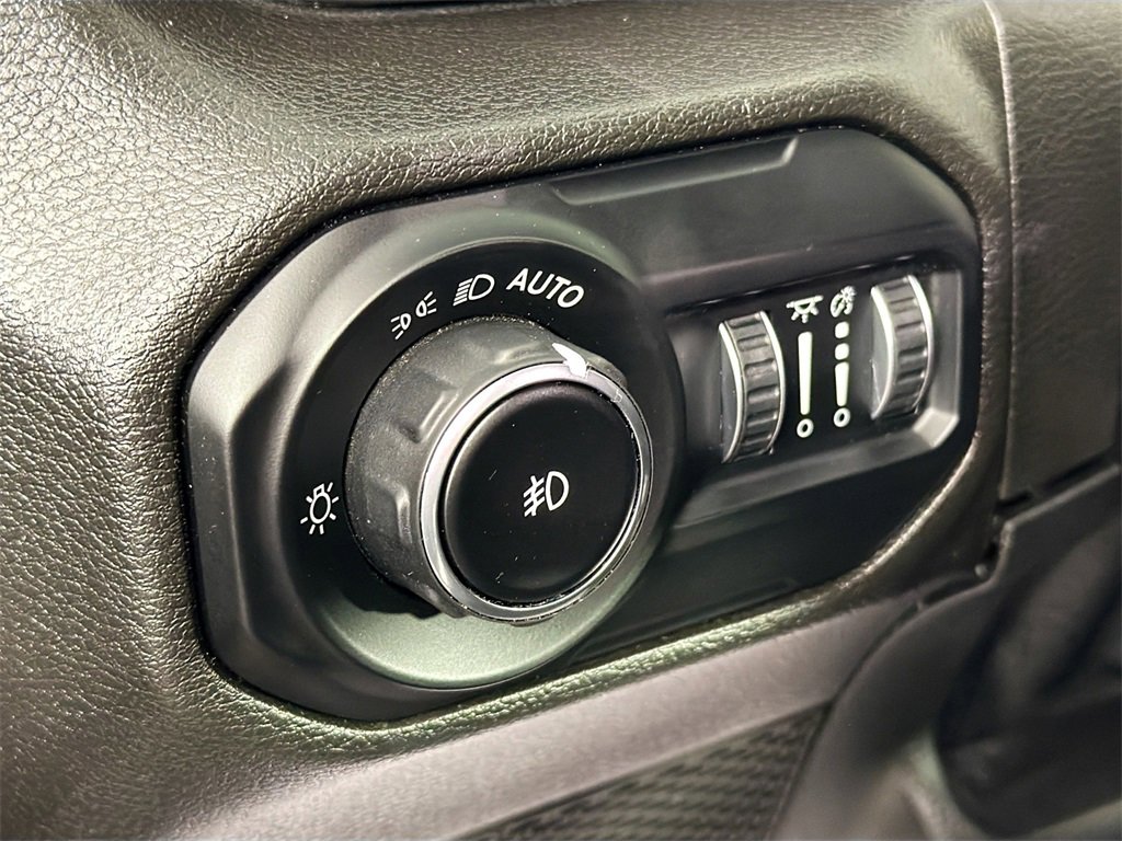 Used 2021 Jeep Wrangler Unlimited Sahara image 10