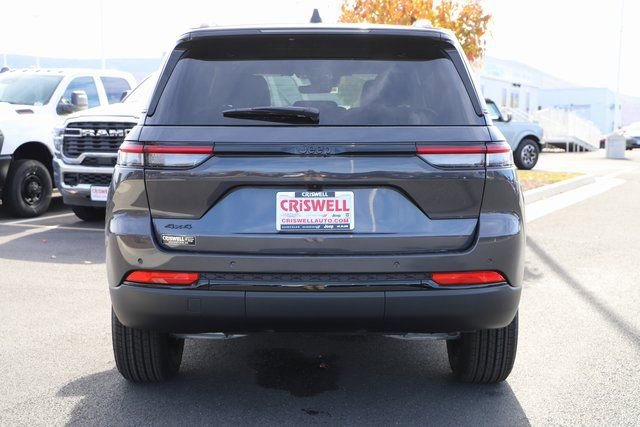 New 2025 Jeep Grand Cherokee Altitude AWD/4WD image 4