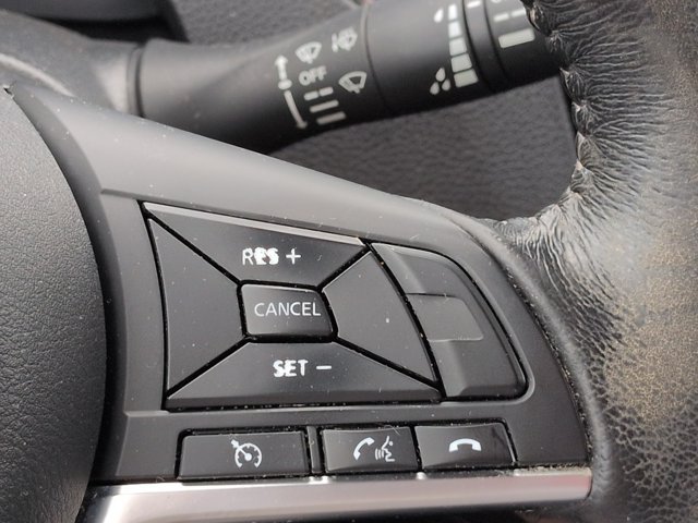 Used 2017 Nissan Rogue SV AWD/4WD image 27