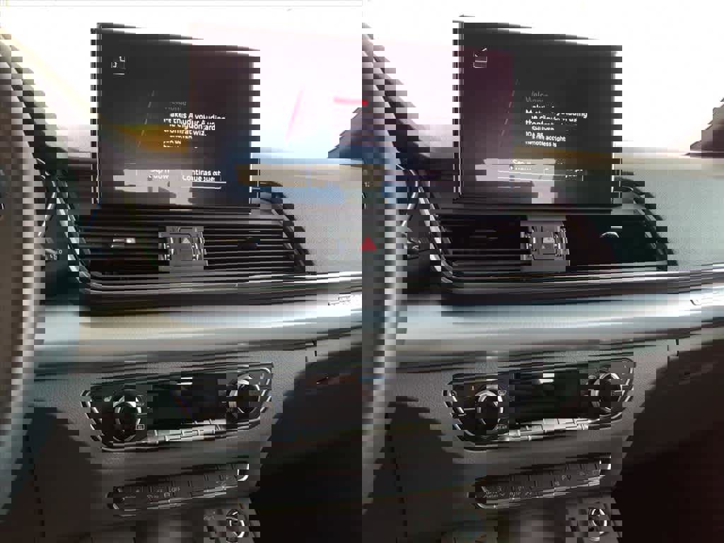 Used 2025 Audi Q5 2.0T Premium image 13