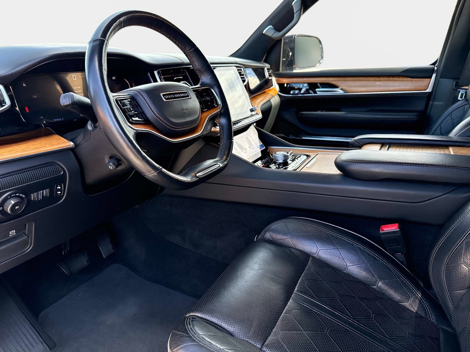 Used 2022 Jeep Grand Wagoneer Series III w/ Rear Seat Video Group 1 AWD/4WD image 35