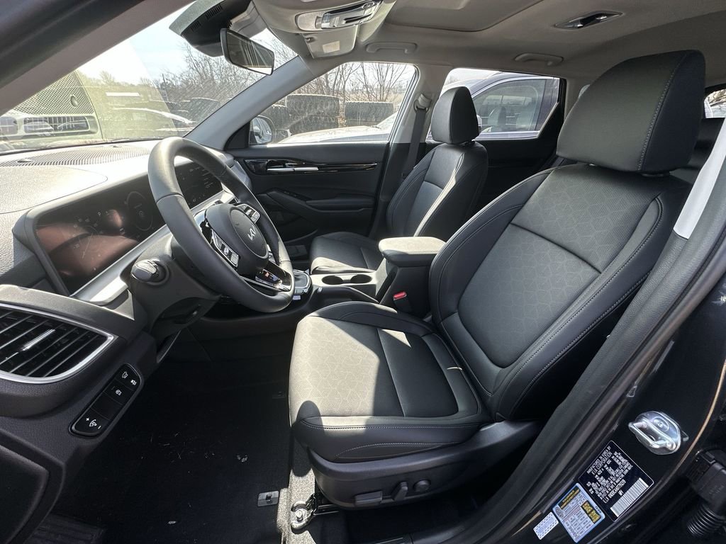 New 2026 Kia Seltos EX w/ EX Sunroof Package AWD/4WD image 3