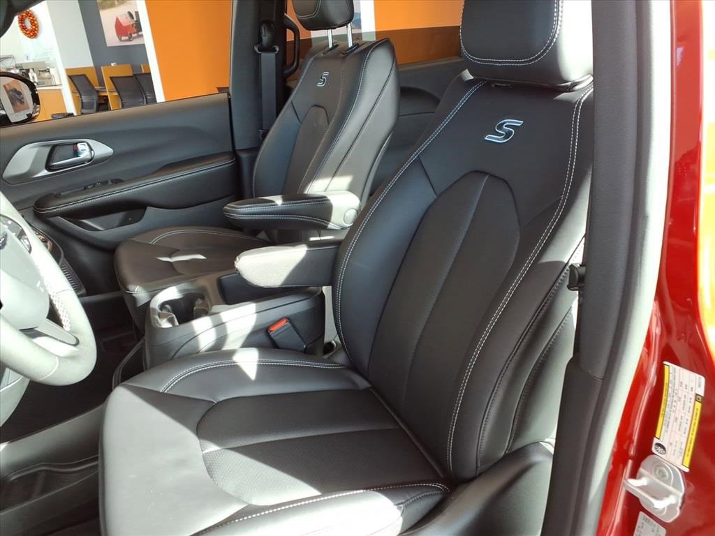 New 2026 Chrysler Pacifica Select image 19