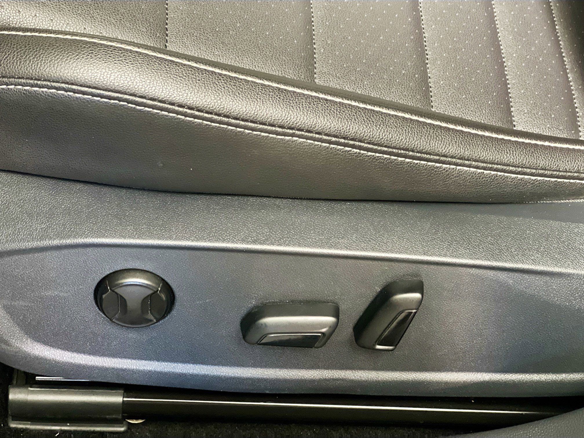 Used 2024 Volkswagen Jetta SE image 15