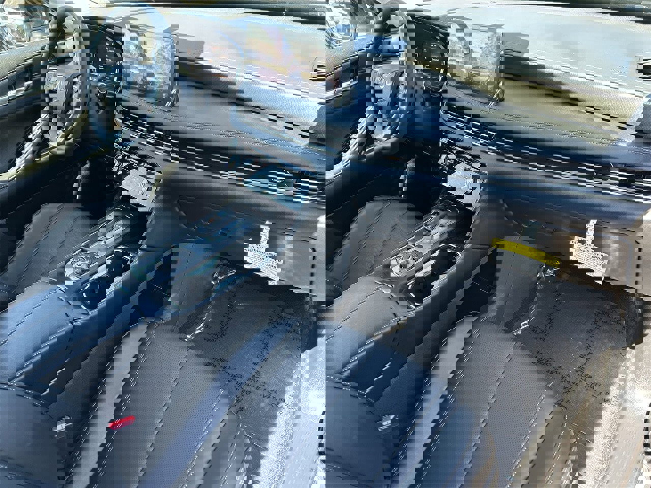 New 2026 INFINITI QX60 Luxe w/ Family Package image 8