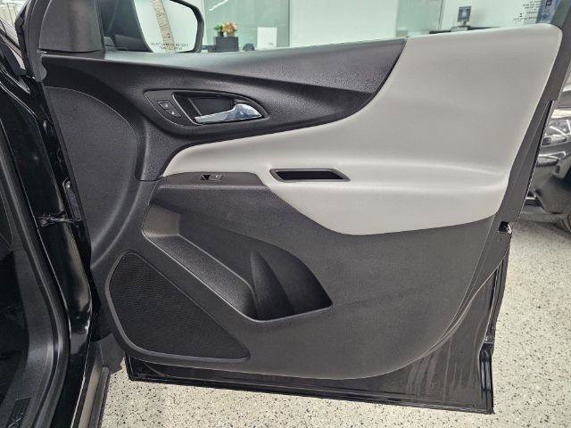 Used 2018 Chevrolet Equinox LS FWD image 34