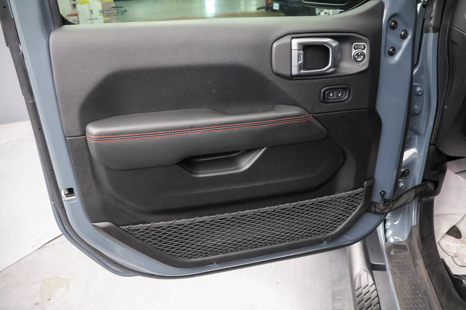 Used 2024 Jeep Wrangler Unlimited Rubicon w/ Dual Top Group AWD/4WD image 24