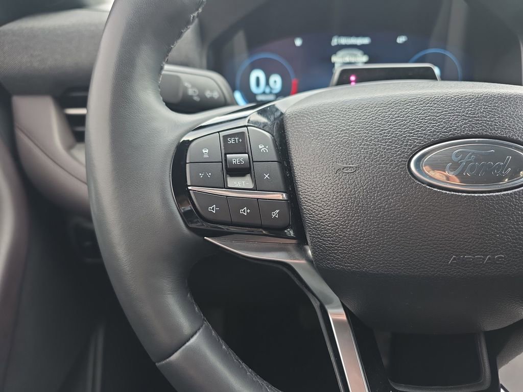 Used 2025 Ford Explorer Platinum w/ LUX Leather Package AWD/4WD image 28