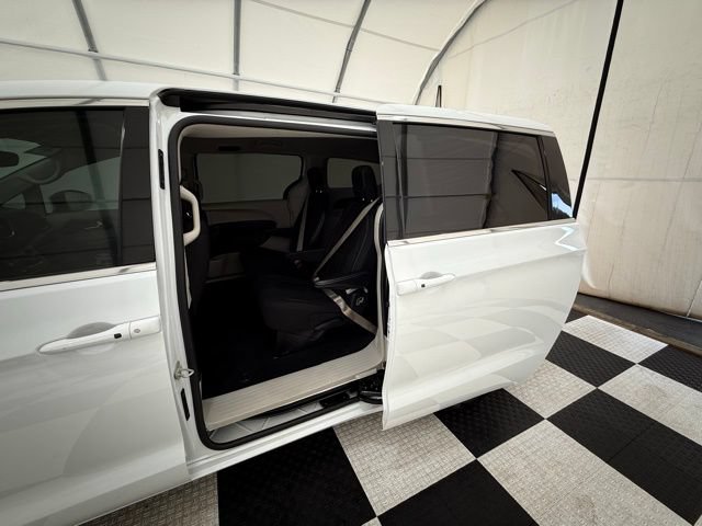 Used 2023 Chrysler Voyager LX FWD image 20
