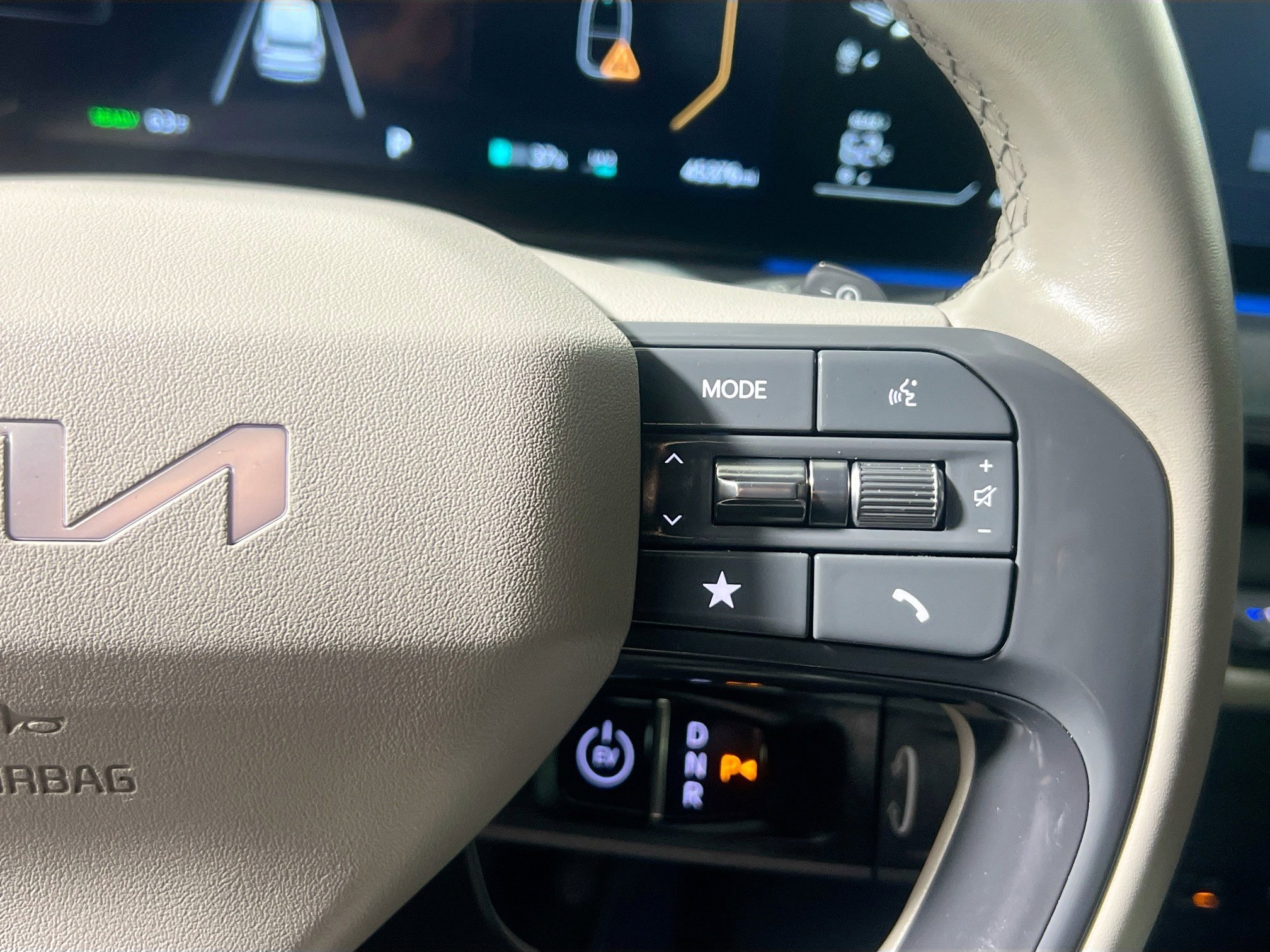 Used 2024 Kia EV9 Land image 18