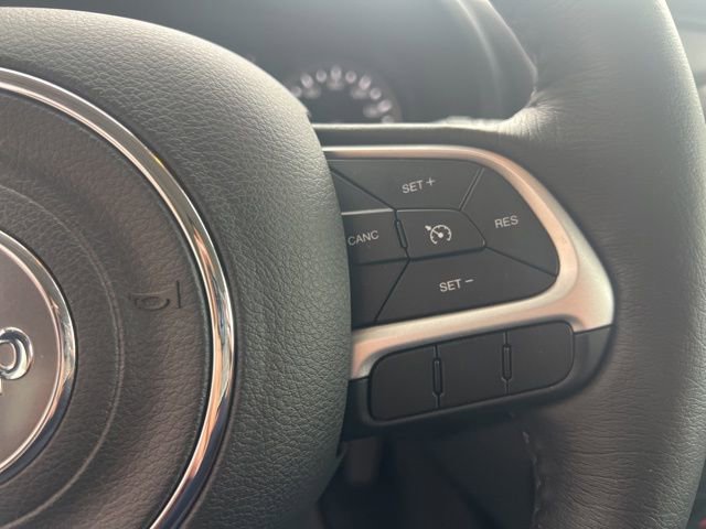 Used 2023 Jeep Renegade Latitude w/ Premium Group image 12