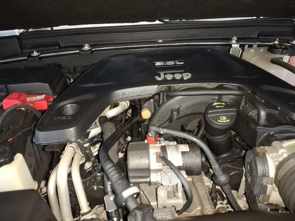 Used 2021 Jeep Wrangler Unlimited Sahara AWD/4WD image 30