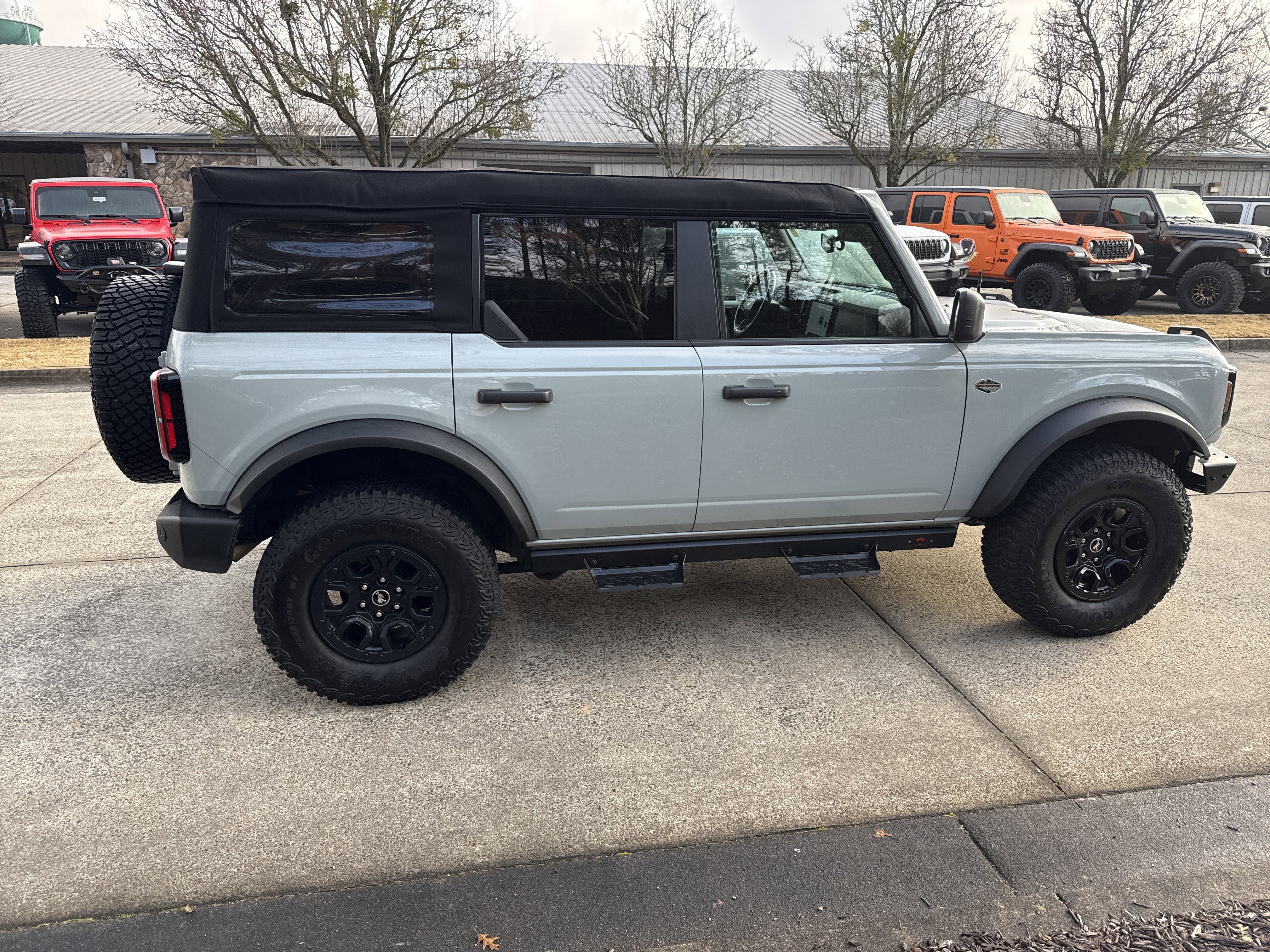 Used 2024 Ford Bronco Wildtrak image 8