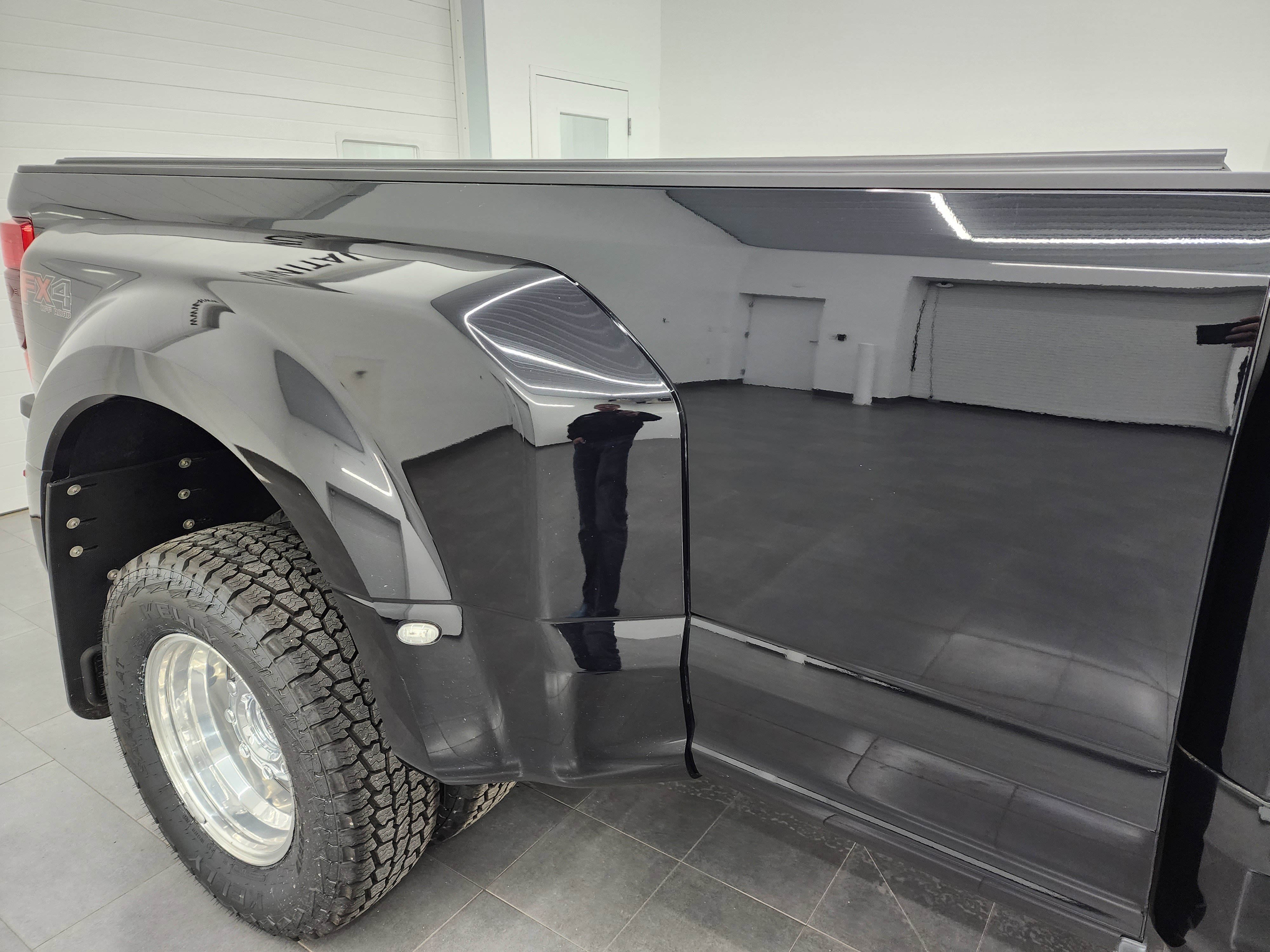 Used 2020 Ford F350 Lariat w/ Lariat Ultimate Package image 31