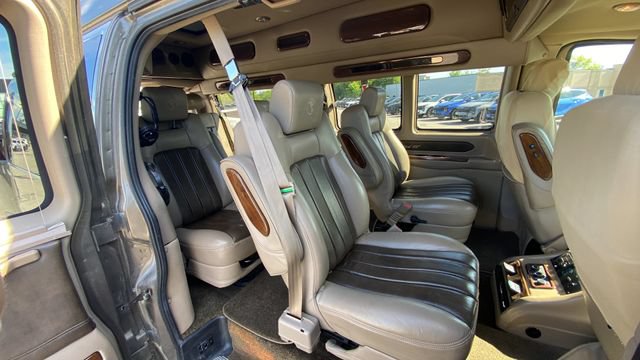 Used 2013 GMC Savana 2500 Extended RWD image 25