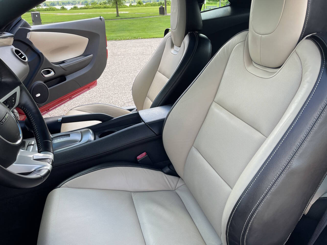 Used 2010 Chevrolet Camaro SS w/ LPO, Ground Effects Package RWD image 10