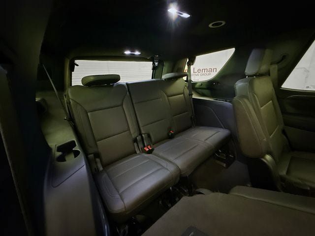 Used 2023 Chevrolet Tahoe Z71 w/ Luxury Package AWD/4WD image 37