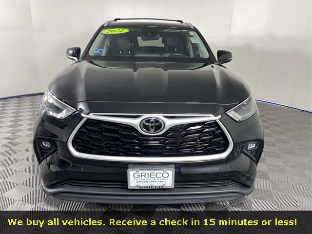 Used 2022 Toyota Highlander XLE image 3