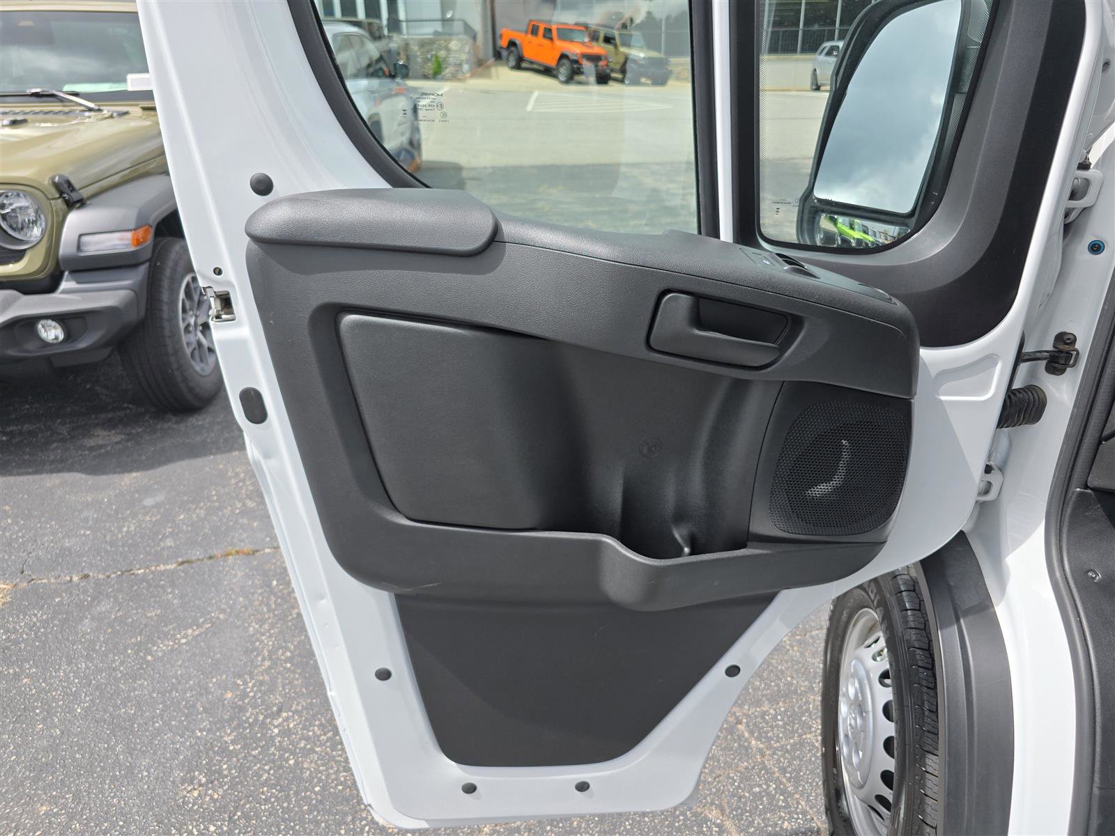 New 2025 RAM ProMaster 2500 w/ Power Group image 15