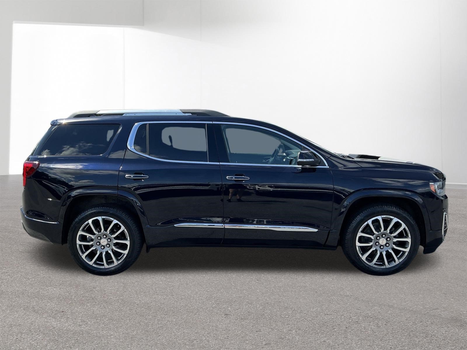 Used 2021 GMC Acadia Denali w/ Denali Ultimate Package AWD/4WD image 2