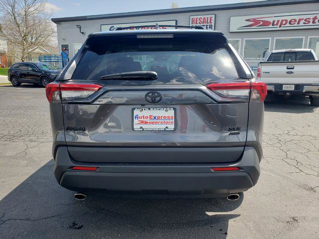 Used 2024 Toyota RAV4 XLE w/ Convenience Package image 4