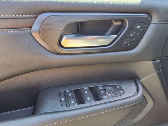New 2026 Nissan Armada SL w/ Captain's Chari Seat Package AWD/4WD image 13