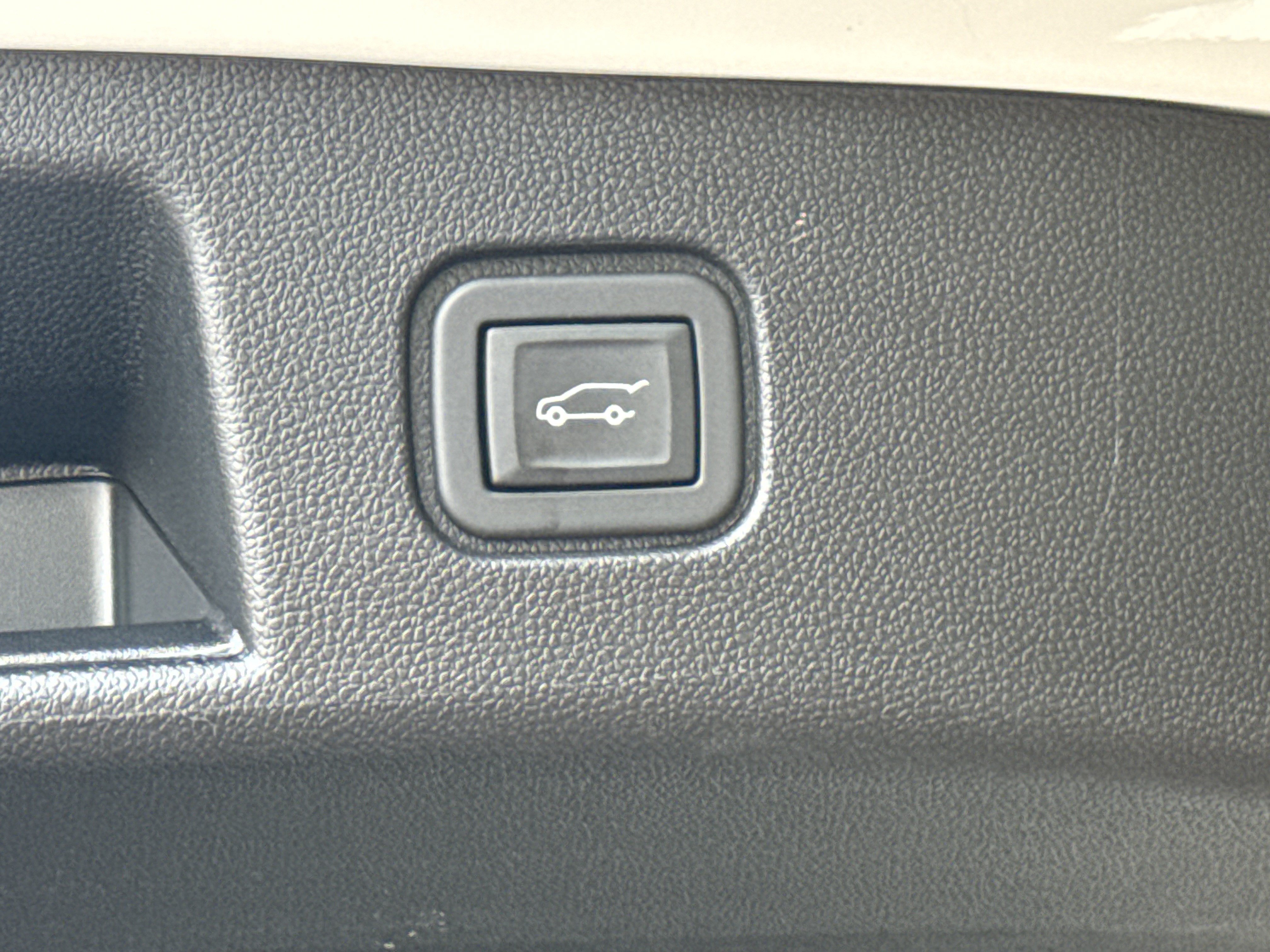 Certified 2024 Chevrolet Blazer EV LT AWD/4WD image 17