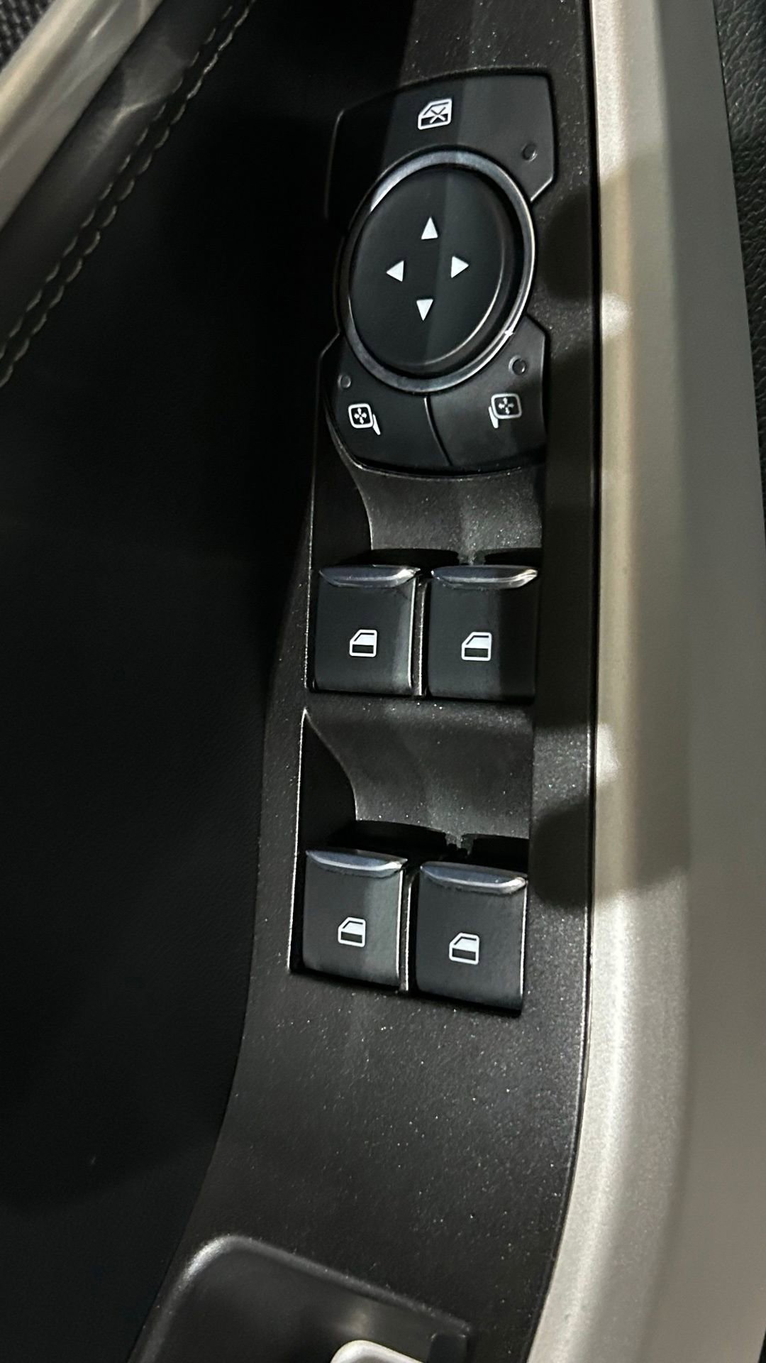 Used 2023 Ford Explorer XLT w/ Equipment Group 202A AWD/4WD image 36