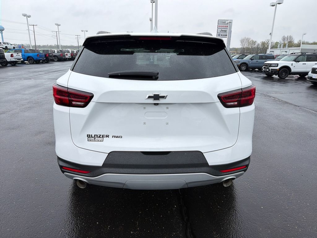Used 2023 Chevrolet Blazer LT w/ Convenience Package AWD/4WD image 4