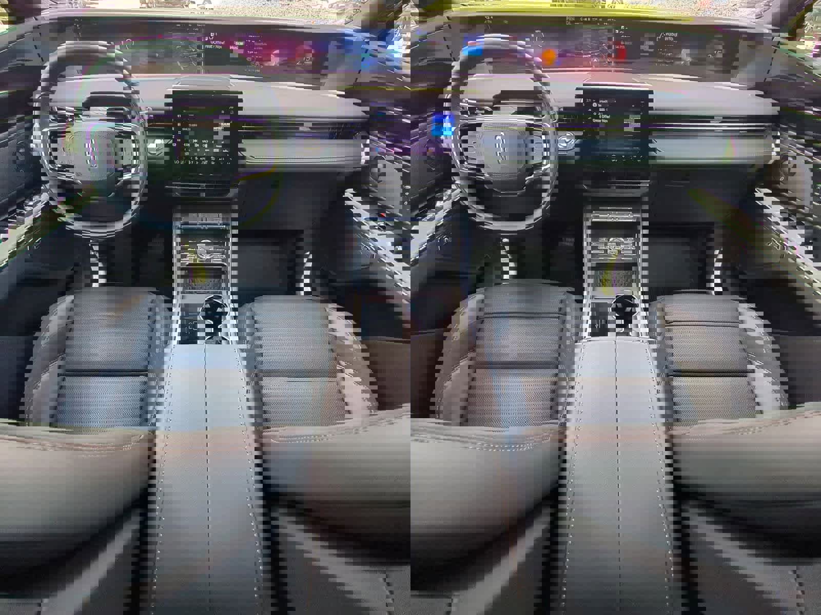 Used 2024 Lincoln Nautilus Reserve w/ Equipment Group 202A image 15