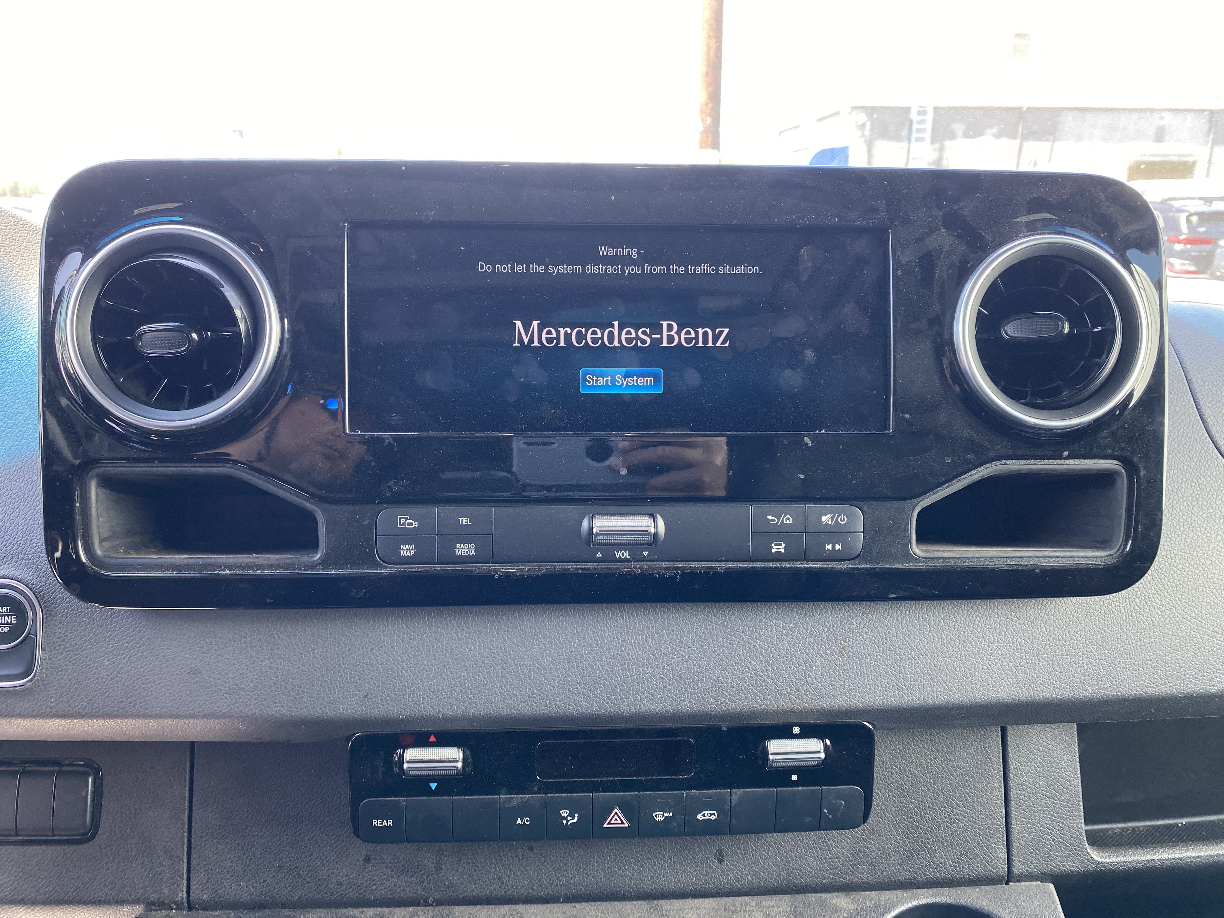 Used 2021 Mercedes-Benz Sprinter 2500 w/ Premium Plus Package image 19
