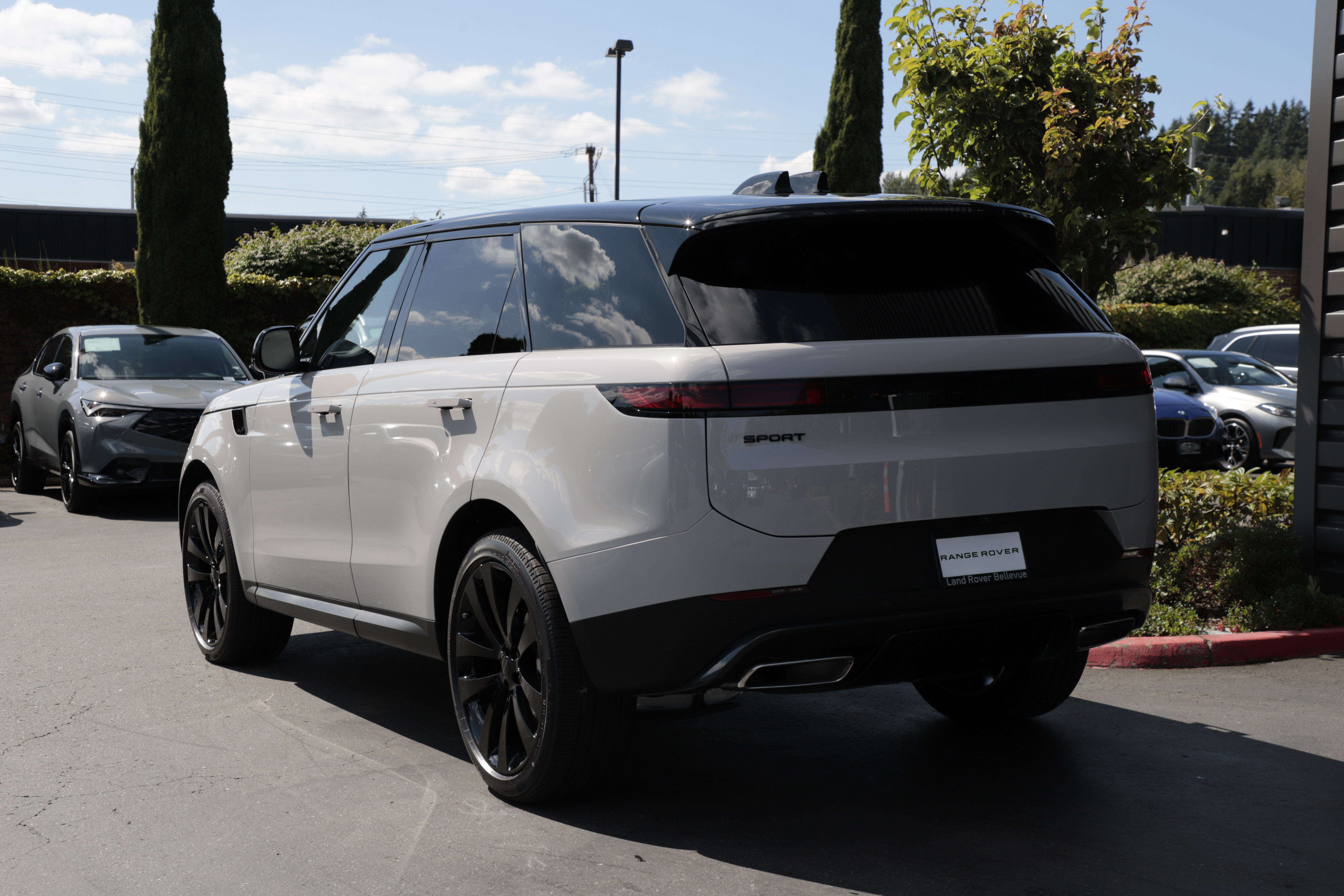 New 2026 Land Rover Range Rover Sport SE AWD/4WD image 6