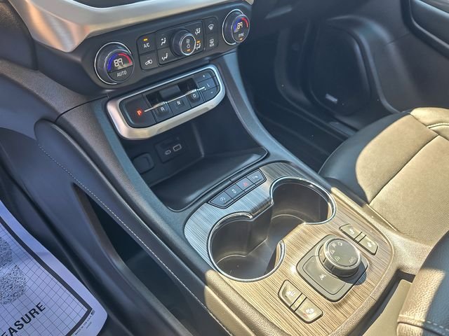 Used 2023 GMC Acadia SLT image 20