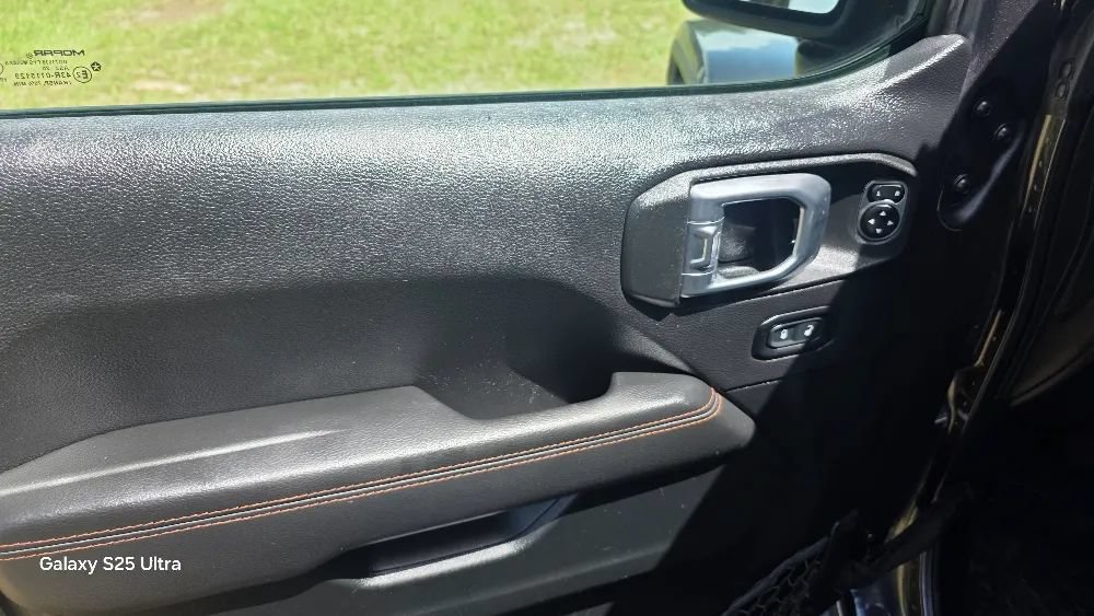 Used 2021 Jeep Gladiator Mojave AWD/4WD image 17