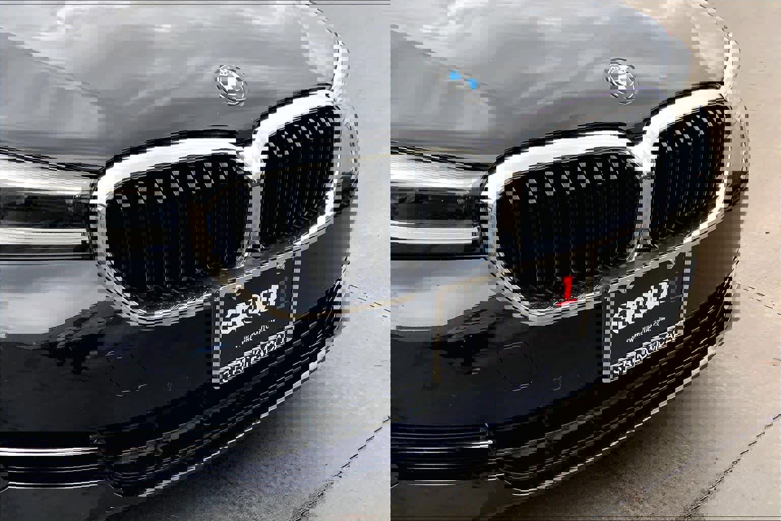 Used 2023 BMW 540i w/ Premium Package image 27