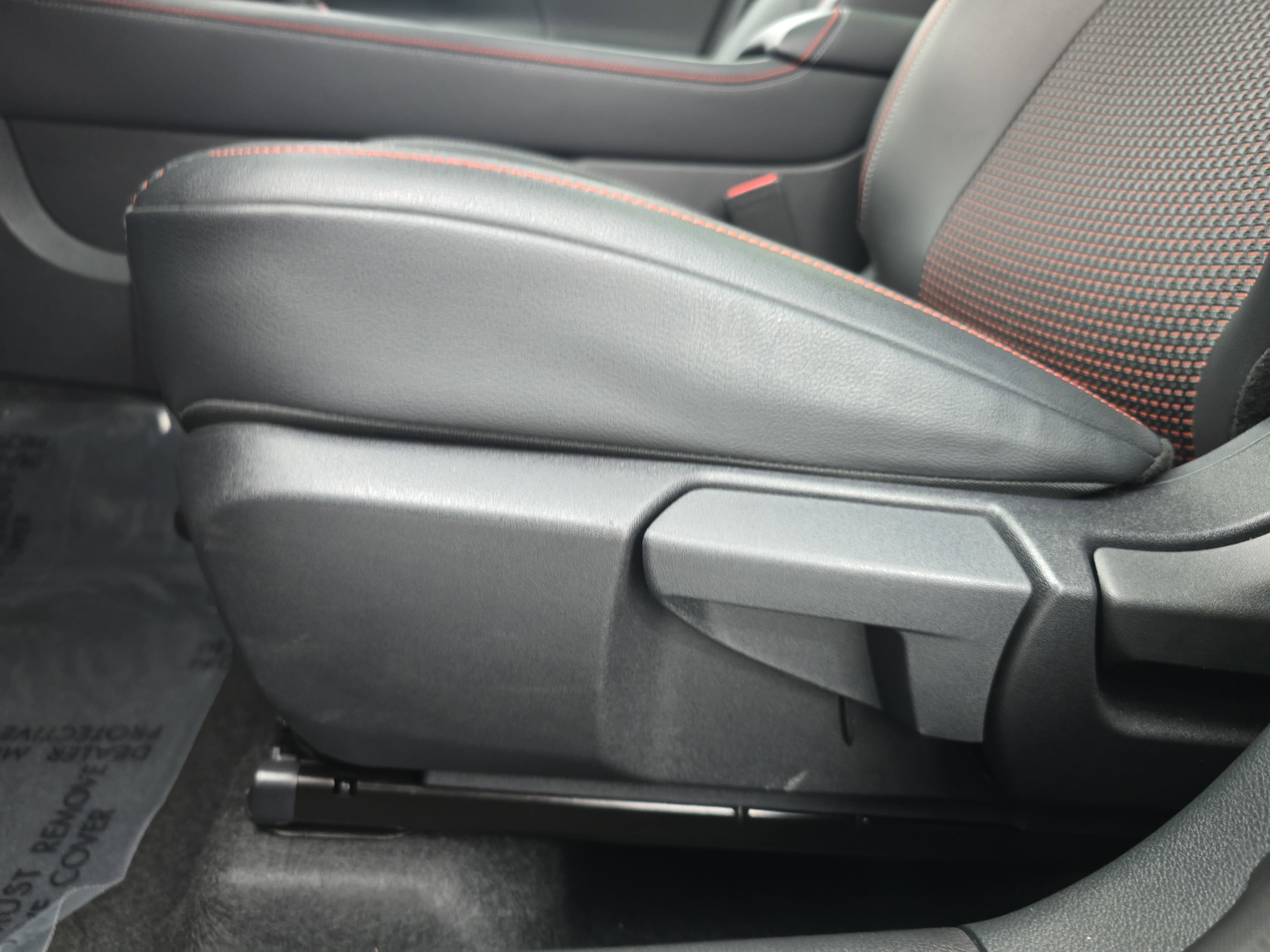 Certified 2025 Nissan Kicks SR w/ SR Premium Package FWD image 28