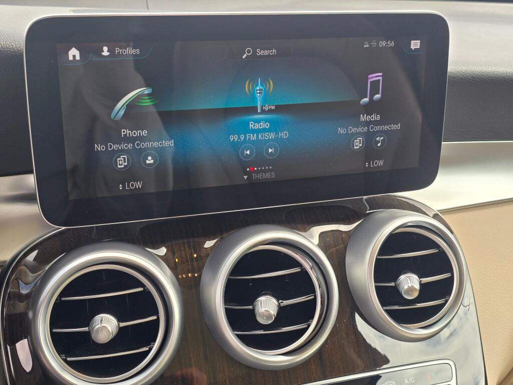 Used 2021 Mercedes-Benz GLC 300 4MATIC image 15