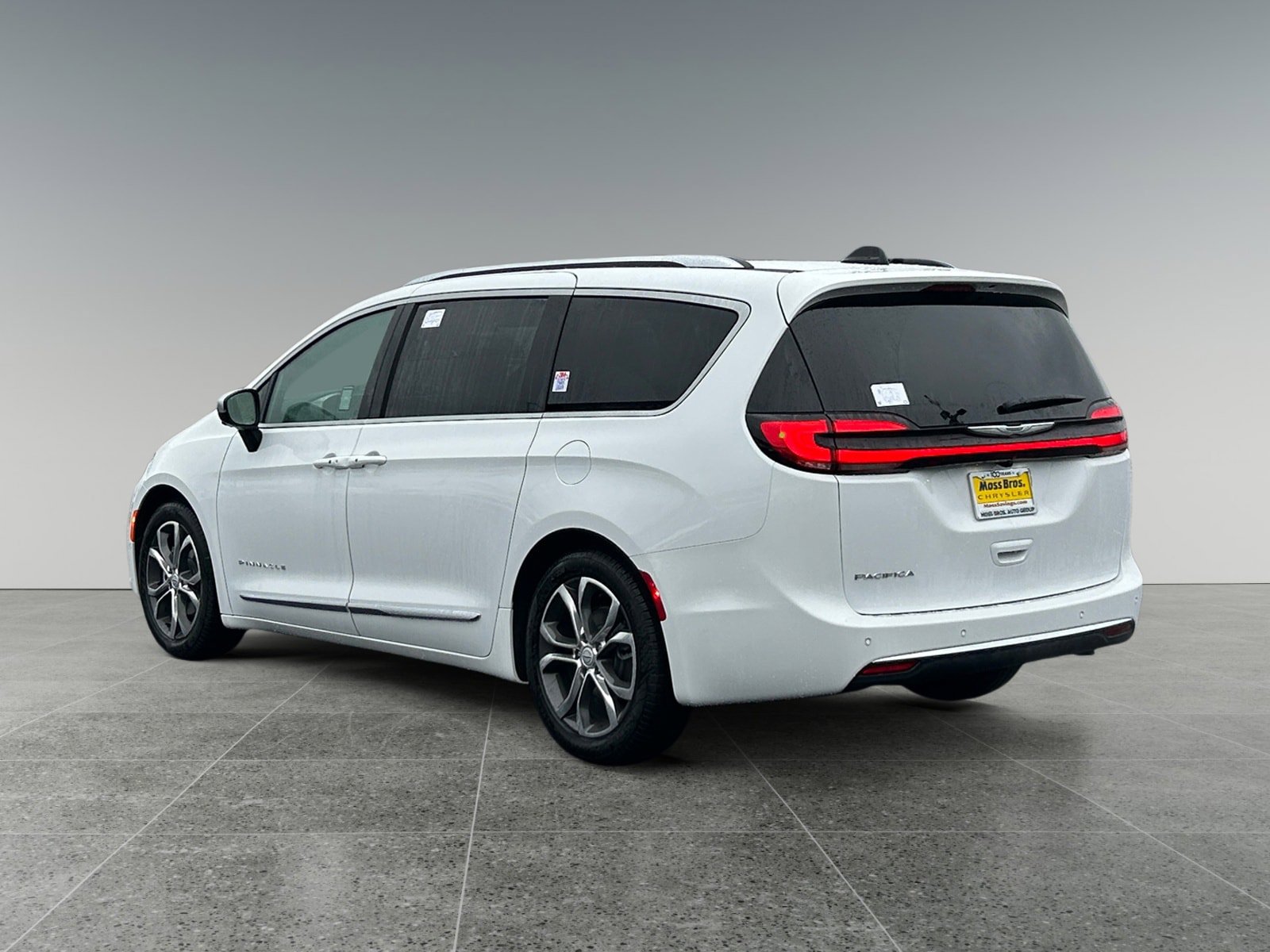 New 2026 Chrysler Pacifica Pinnacle FWD image 3