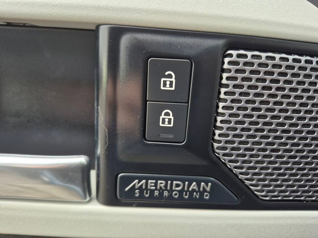 Used 2020 Land Rover Defender 110 HSE image 13