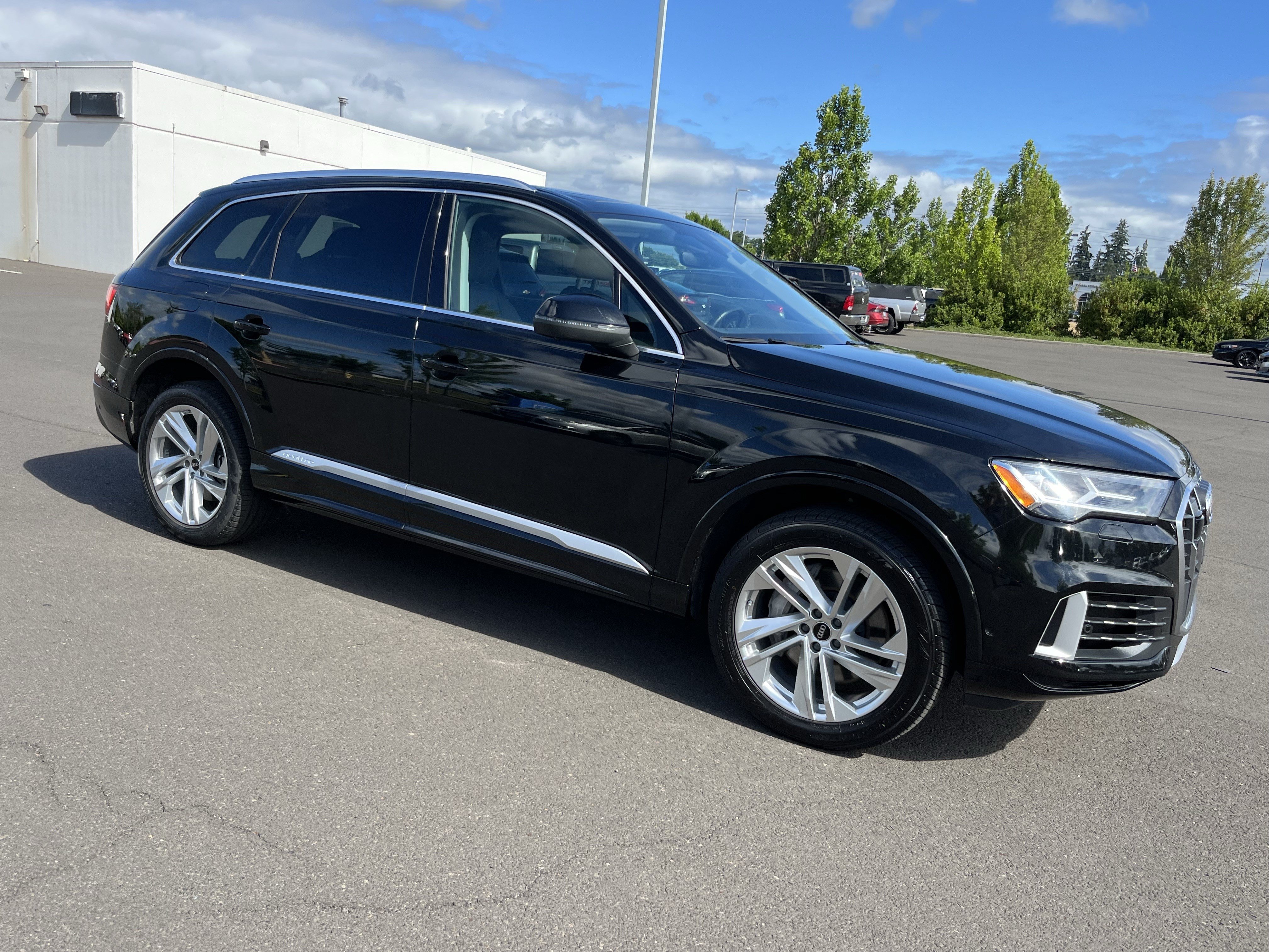 Used 2023 Audi Q7 3.0T Premium Plus w/ Premium Plus Package AWD/4WD image 7