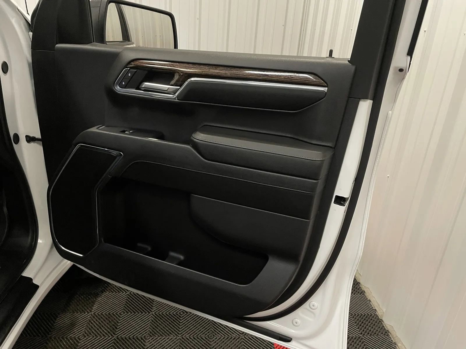 Used 2024 GMC Sierra 1500 Elevation image 42