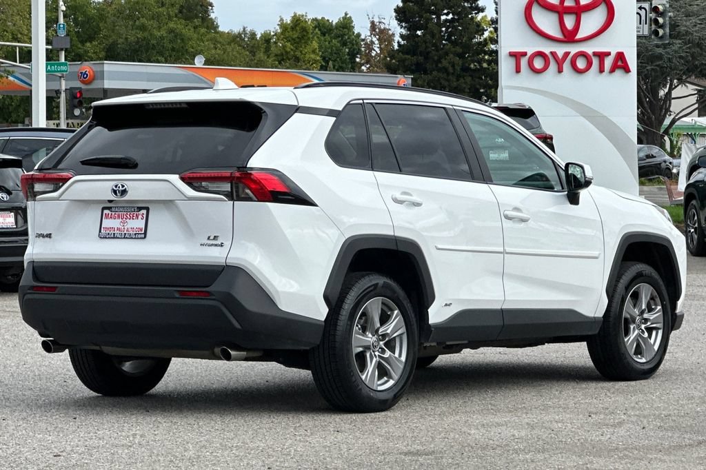 Certified 2024 Toyota RAV4 LE AWD/4WD image 3