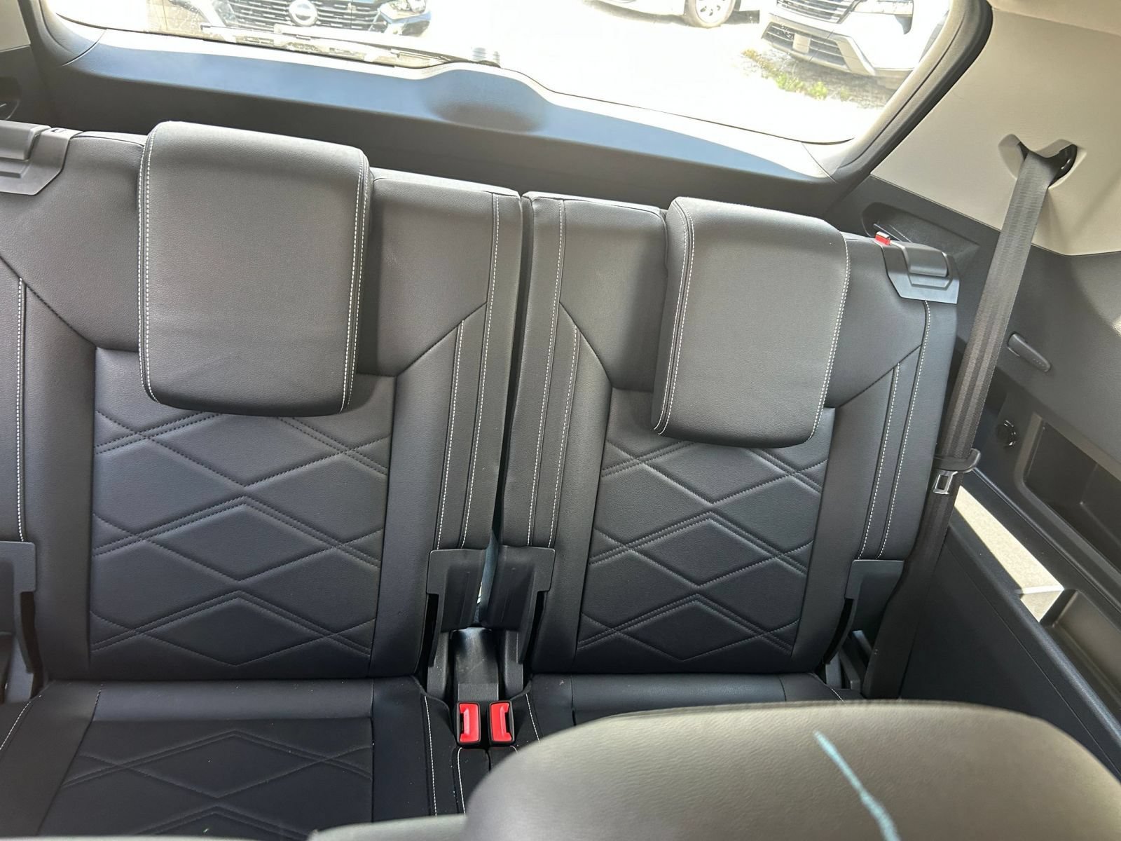 Used 2026 Volkswagen Atlas SE FWD image 24